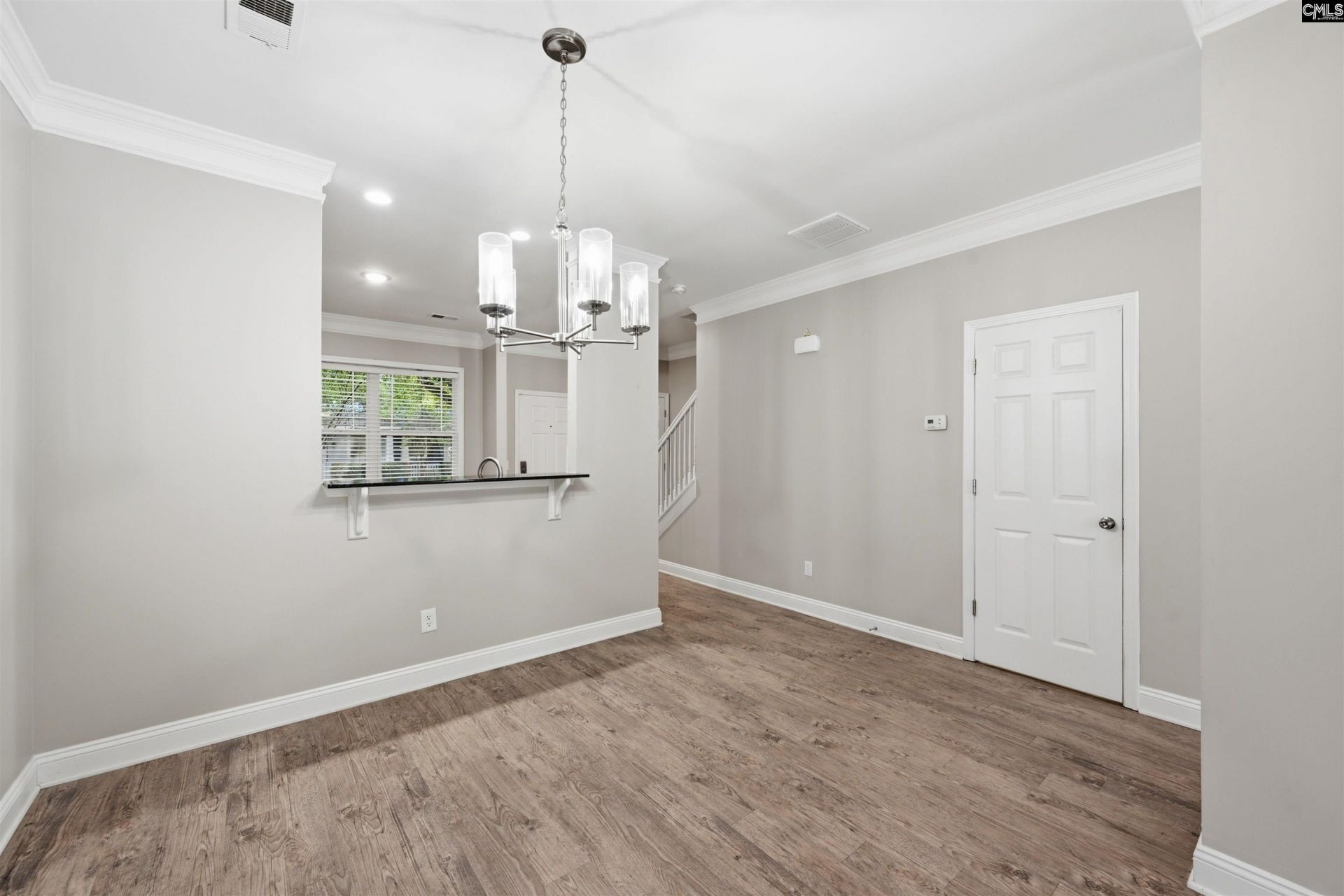 827 Forest Park Road Photo 9