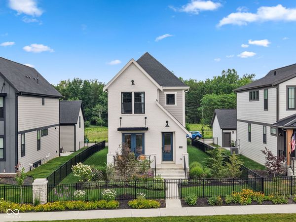 11521 Langton Walk, Zionsville, IN 46077
