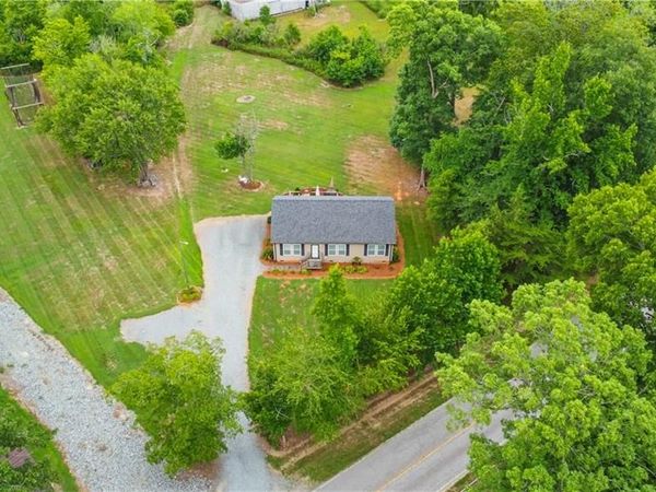 941 New Cut Road , Lexington, NC 27292