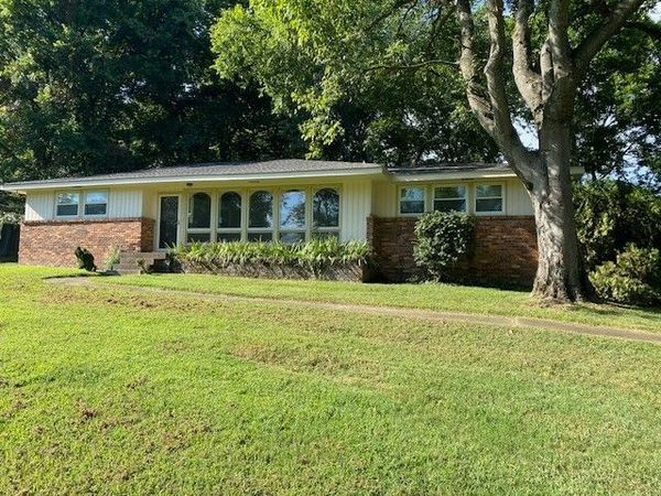 472 Manley Dr , Nashville, TN 37220
