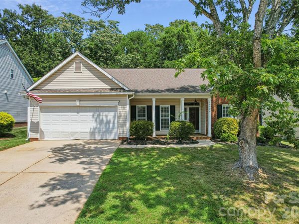 10906 Chamberlain Hall Court, Charlotte, NC 28277