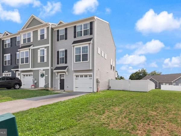 32 COOP LANE, HANOVER, PA 17331