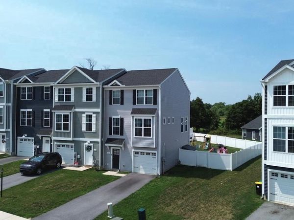 32 COOP LANE, HANOVER, PA 17331