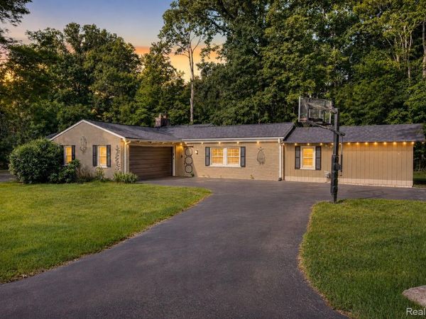 31555 Westlady Drive, Beverly Hills Village, Mi 48025