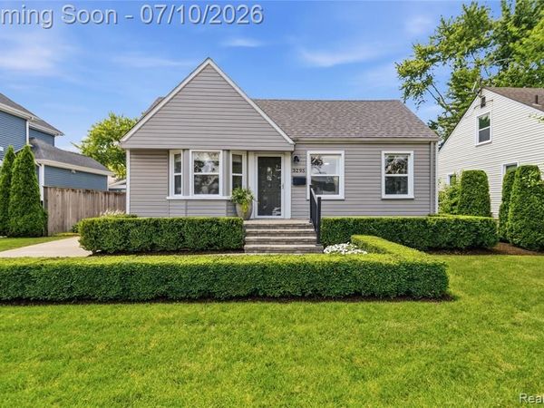 3295 Cumberland Road, Berkley, MI 48072