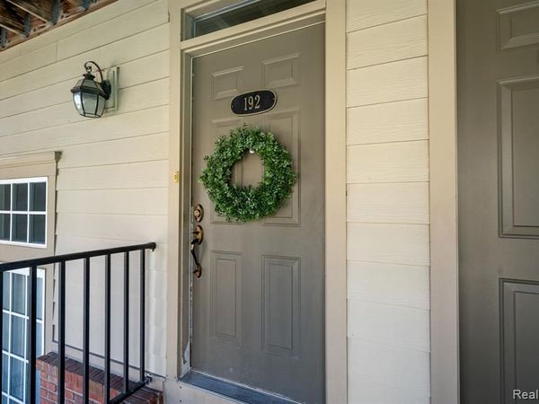 192 Amys Walk, Auburn Hills, MI 48326