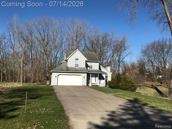 11826 N MAIN Street, Green Oak Twp, MI 48189