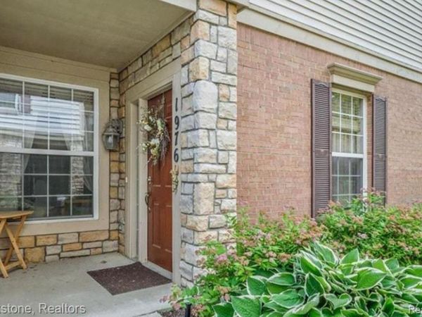 1976 Pinecroft Drive , CANTON, MI 48188