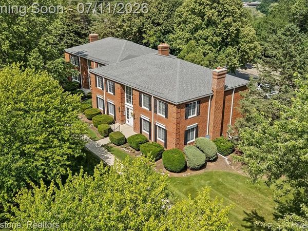 775 E Fox Hills Drive, Bloomfield Hills, MI 48304