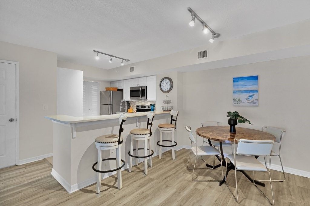 1590 S 42nd Circle, Unit 207, Vero Beach, FL 32967 Photo