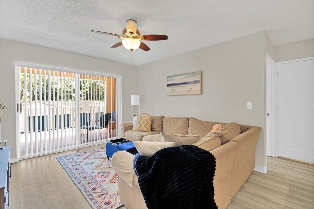 1590 S 42nd Circle, Unit 207, Vero Beach, FL 32967 Photo