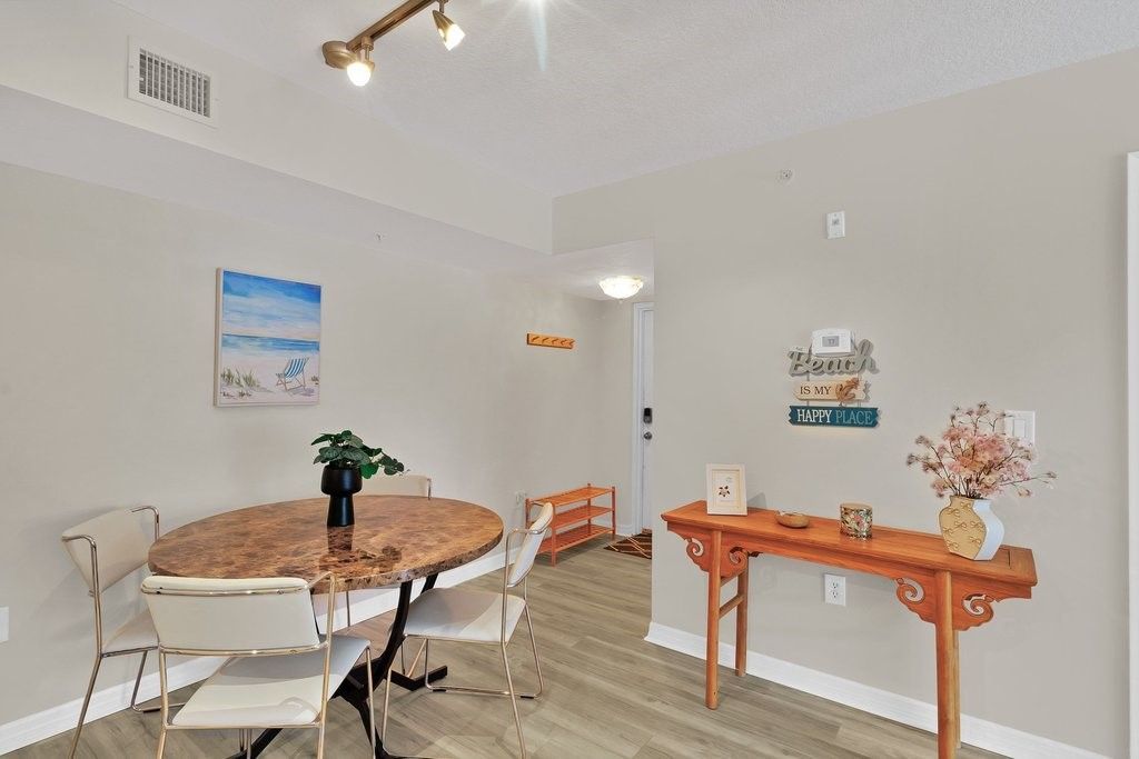 1590 S 42nd Circle, Unit 207, Vero Beach, FL 32967 Photo