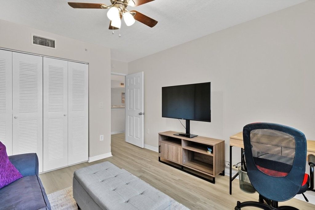 1590 S 42nd Circle, Unit 207, Vero Beach, FL 32967 Photo