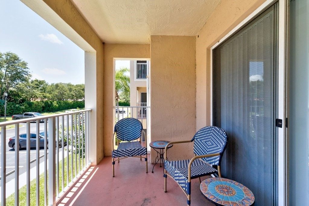 1590 S 42nd Circle, Unit 207, Vero Beach, FL 32967 Photo