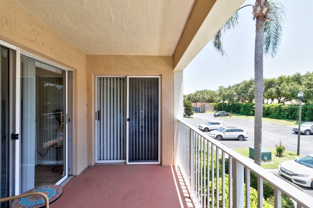 1590 S 42nd Circle, Unit 207, Vero Beach, FL 32967 Photo