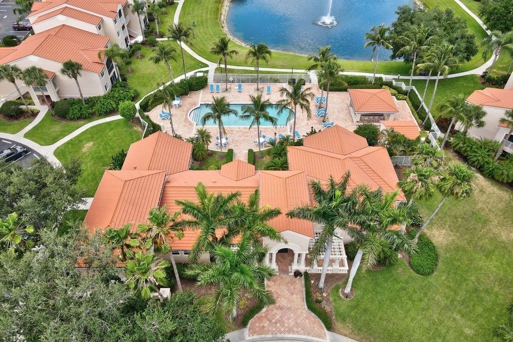 1590 S 42nd Circle, Unit 207, Vero Beach, FL 32967 Photo