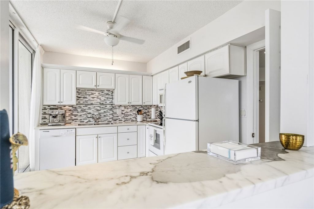 3554 Ocean Drive, Unit 702s, Vero Beach, FL 32963 Photo