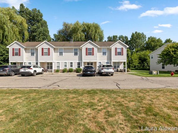 7034 S Cannon Place Drive NE, Unit 29, Rockford, MI 49341