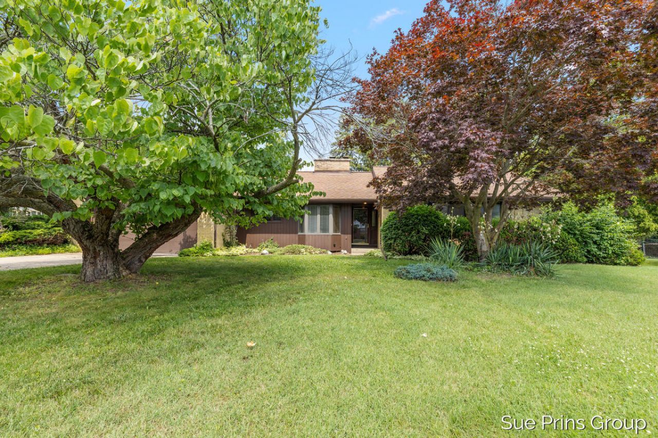 1809 7th Street Nw, Grand Rapids, MI 49504 Main Photo