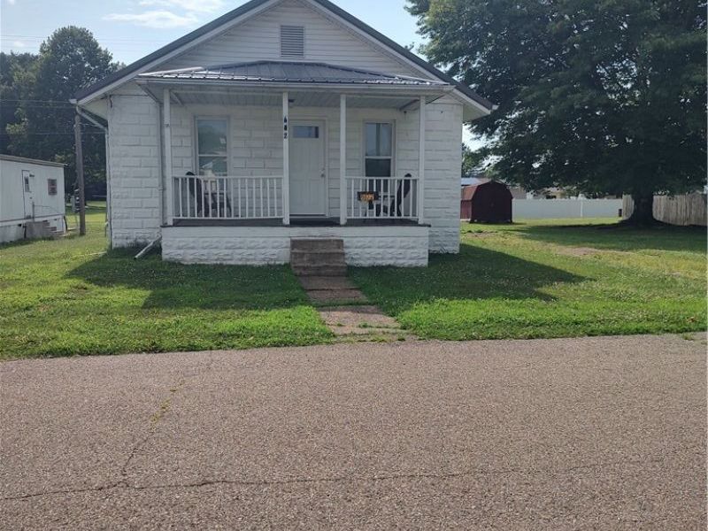 602 Oxford Avenue, Newcomerstown, OH 43832 Photo 2
