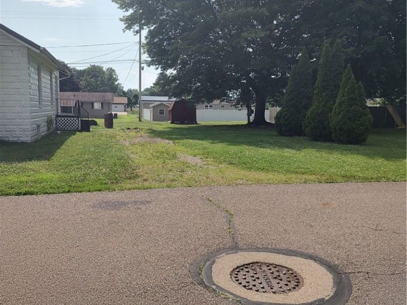 602 Oxford Avenue, Newcomerstown, OH 43832 Photo 3