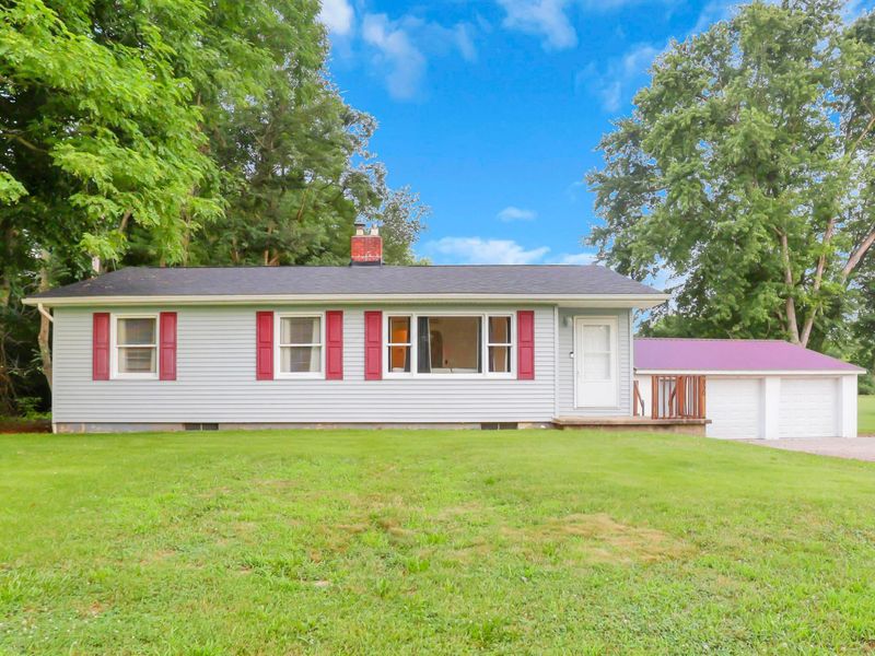 930 Lake Road SE, Lancaster, OH 43130 Photo 1