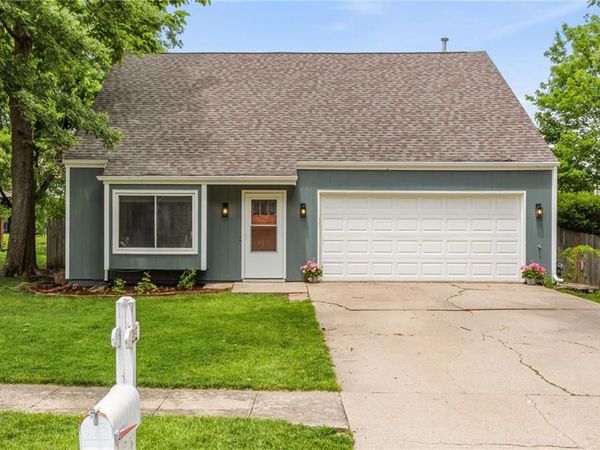 213 Deerfield Lane, Lawrence, KS 66049