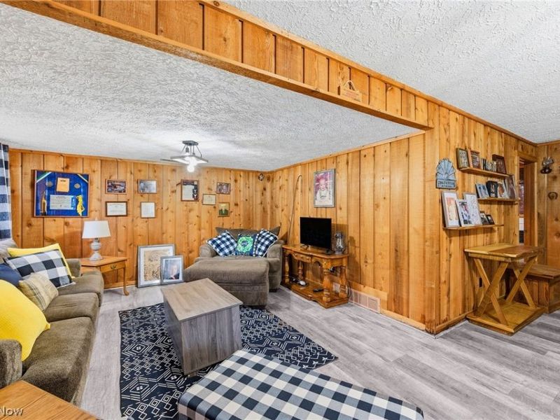 8330 Quail Point Lane, Mentor, OH 44060 Photo 24