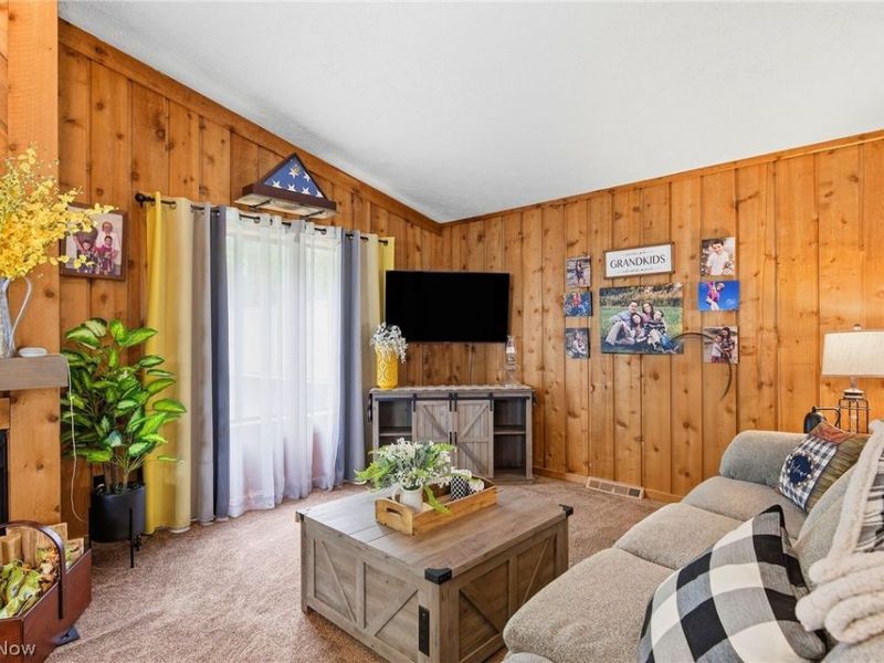 8330 Quail Point Lane, Mentor, OH 44060 Photo 4