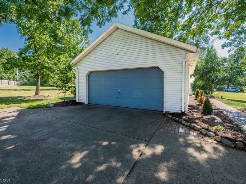 4325 Larchwood Circle NW, Canton, OH 44718 Photo 13