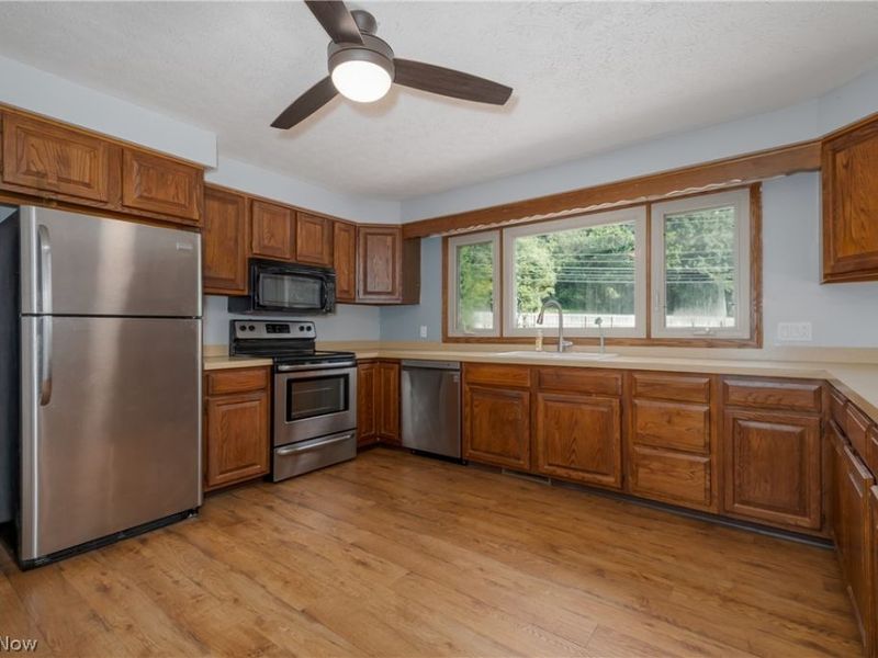 4325 Larchwood Circle NW, Canton, OH 44718 Photo 17