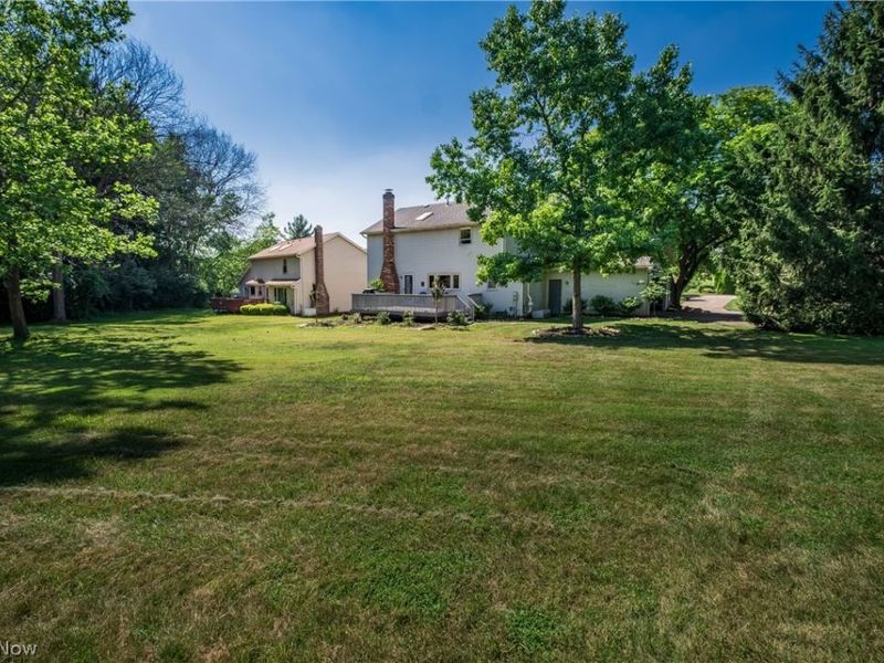 4325 Larchwood Circle NW, Canton, OH 44718 Photo 4