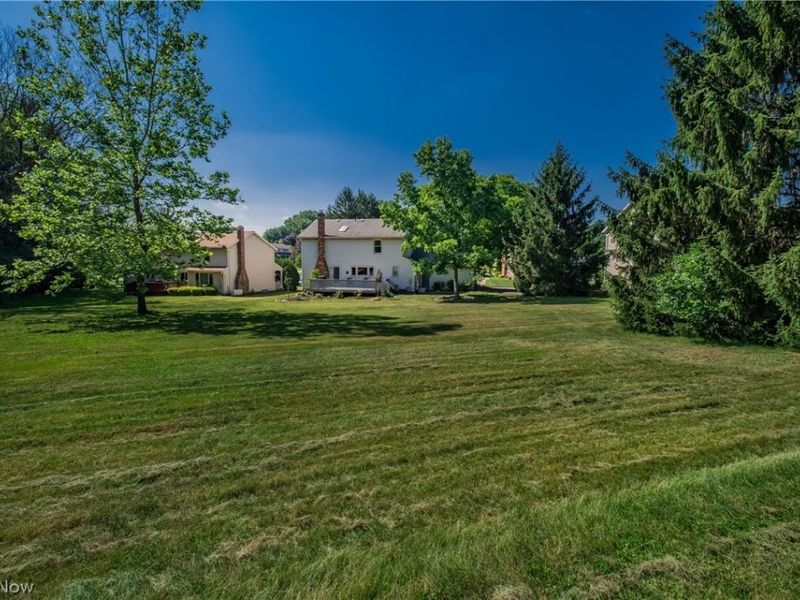 4325 Larchwood Circle NW, Canton, OH 44718 Photo 5