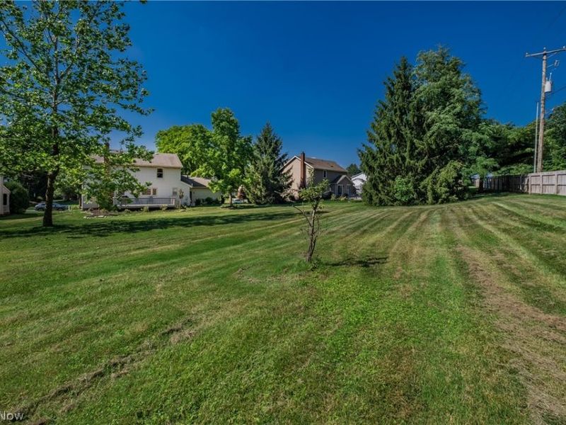 4325 Larchwood Circle NW, Canton, OH 44718 Photo 6