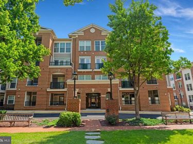 2901 SAINTSBURY PLAZA, Unit 404, FAIRFAX, VA 22031