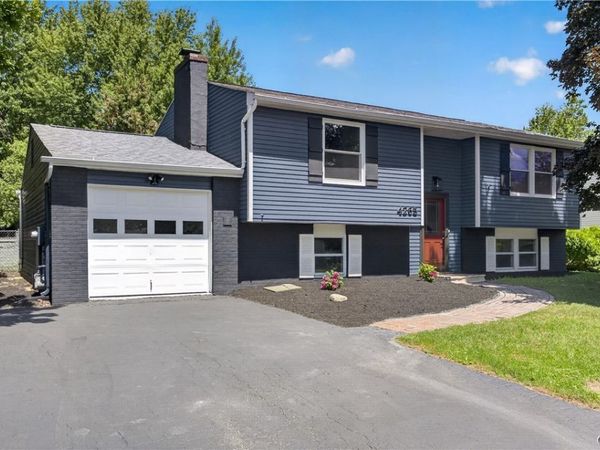 4265 Hunting Creek Drive , Clay, NY 13041