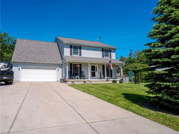 6138 Versailles Road , Lake View, NY 14085
