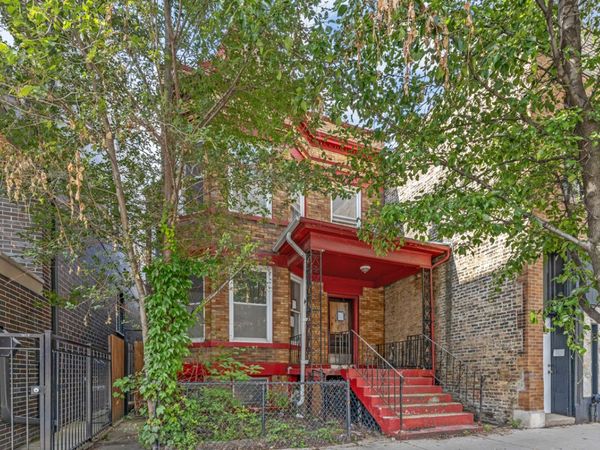 1907 W Irving Park Road , Chicago, IL 60613
