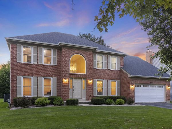 352 MILLCREEK Lane, Naperville, IL 60540