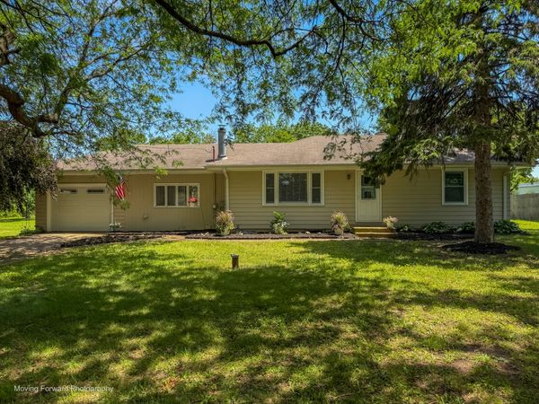 7S175 N EOLA Road , Aurora, IL 60502
