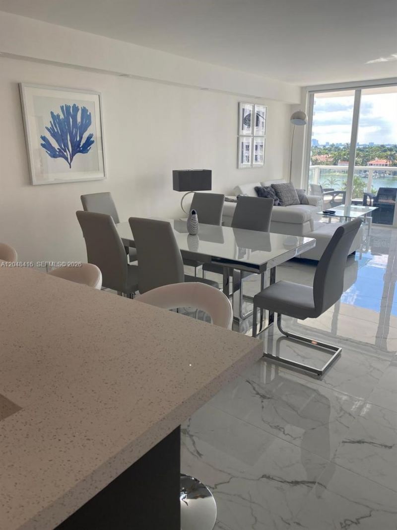 5601 Collins Ave, Unit 722, Miami Beach, FL 33140 Photo