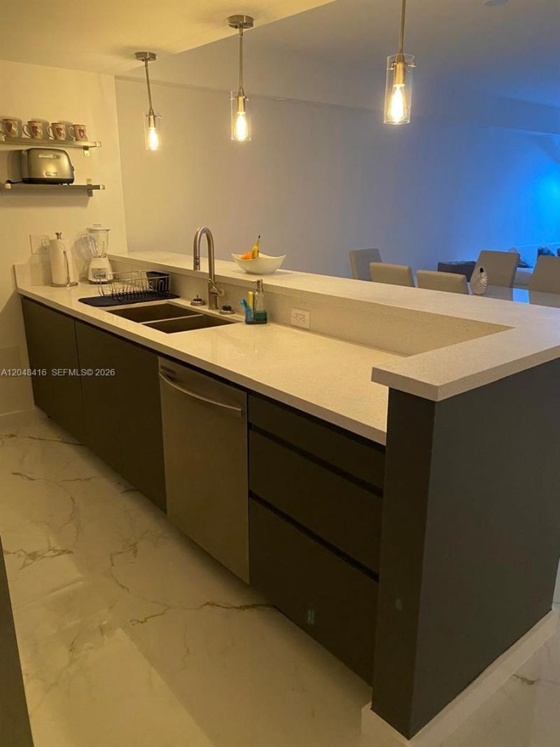 5601 Collins Ave, Unit 722, Miami Beach, FL 33140 Photo