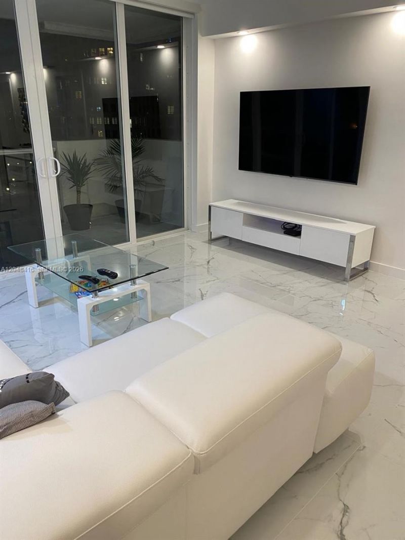 5601 Collins Ave, Unit 722, Miami Beach, FL 33140 Photo