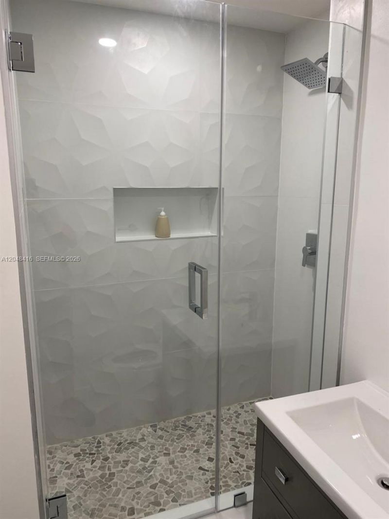 5601 Collins Ave, Unit 722, Miami Beach, FL 33140 Photo