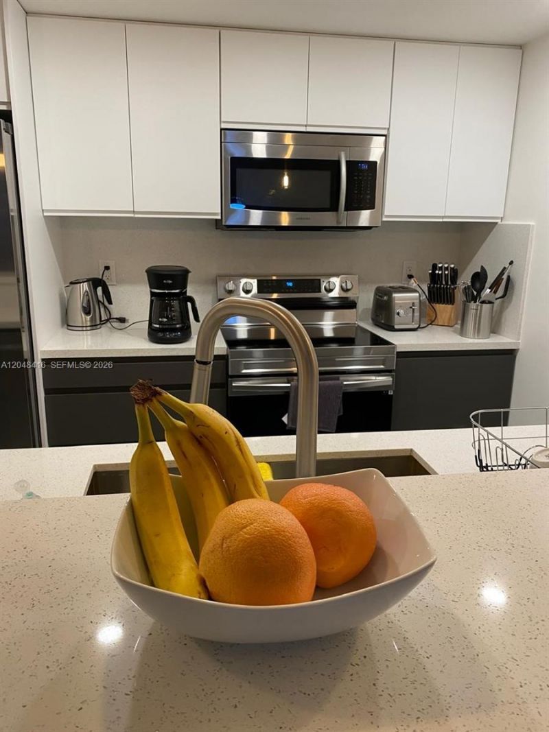 5601 Collins Ave, Unit 722, Miami Beach, FL 33140 Photo