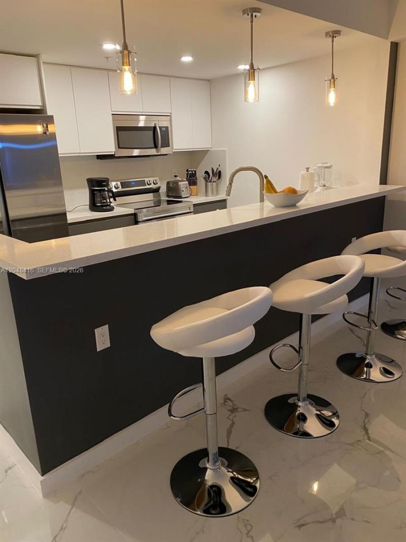 5601 Collins Ave, Unit 722, Miami Beach, FL 33140 Photo