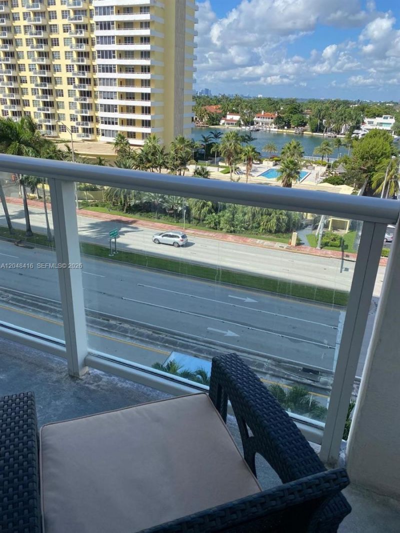 5601 Collins Ave, Unit 722, Miami Beach, FL 33140 Photo