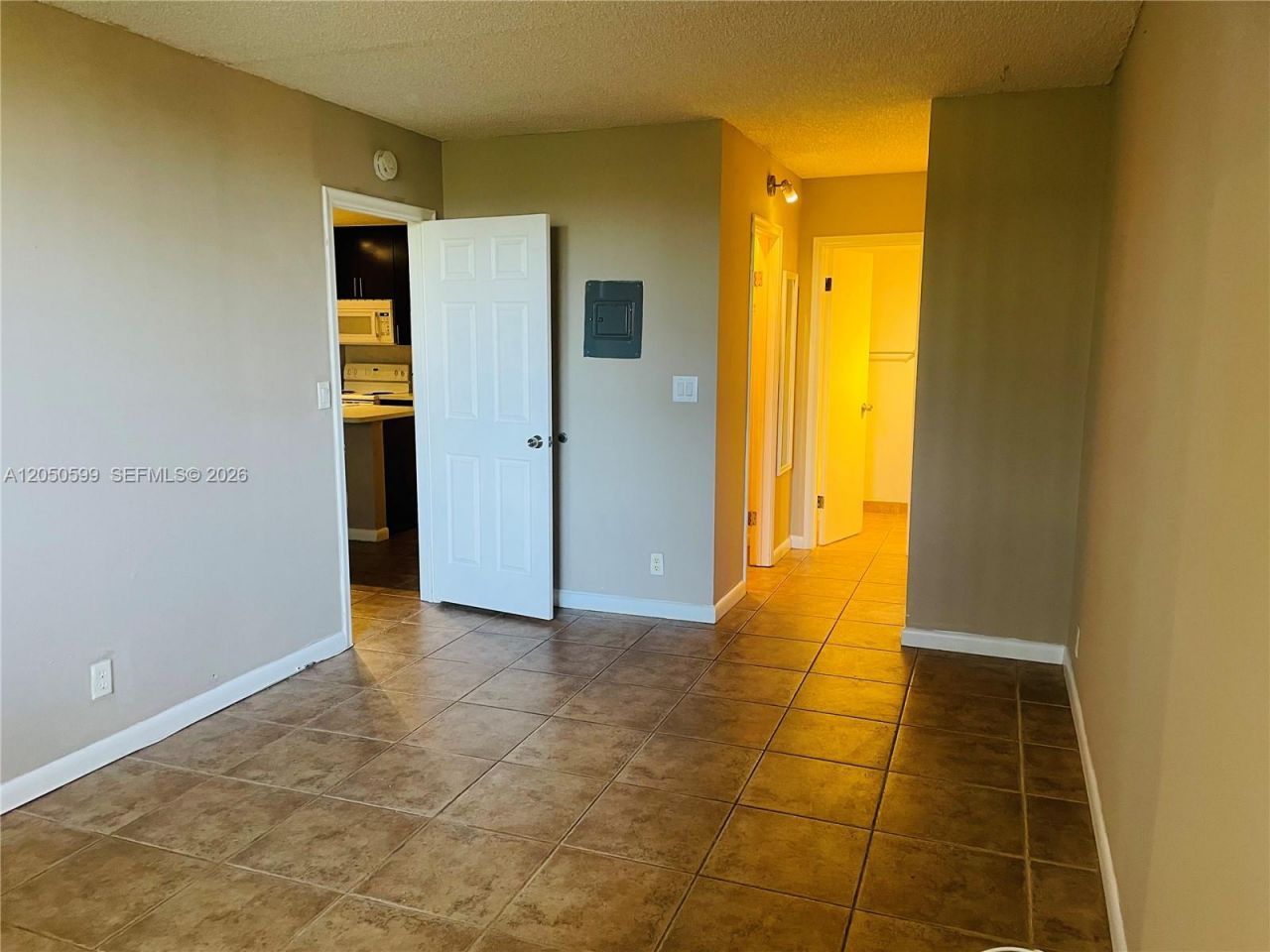 2401 Riverside Dr , Unit 114-B, Coral Springs, FL 33065 Photo