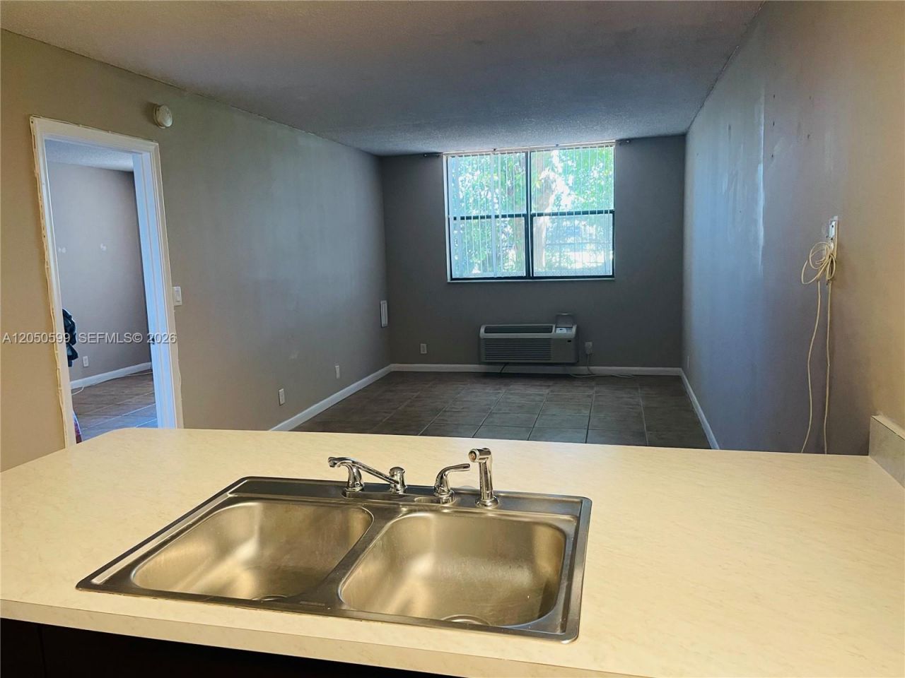 2401 Riverside Dr , Unit 114-B, Coral Springs, FL 33065 Photo