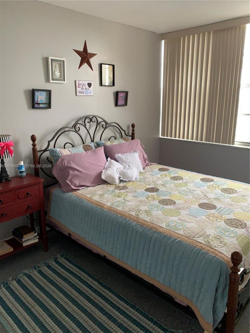 2025 NE 164th St , Unit 808, North Miami Beach, FL 33162 Photo
